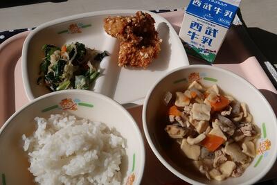 ひばり揚げ、高野豆腐のうま煮、小松菜のごま和え、ご飯、牛乳