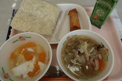 タンメン、春巻、フルーツ杏仁、中華麺、お茶